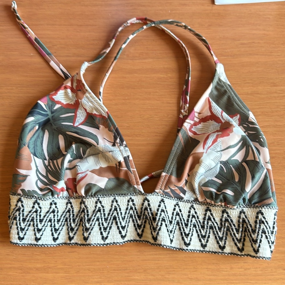 VENUS BATHING SUIT TOP LARGE